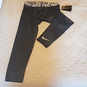 NWT's Nike Mens Medium Training 3/4 Pants